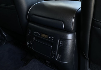Подержанный автомобиль Infiniti QX80 2018 года (31 фото)