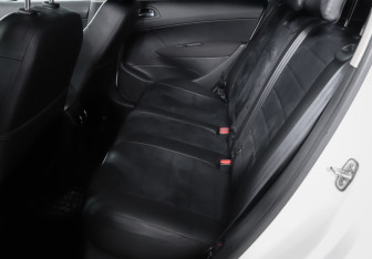 Подержанный автомобиль Peugeot 308 Hatchback 2012 года (10 фото)