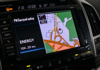 Подержанный автомобиль Toyota Land Cruiser Suv 2013 года (20 фото)