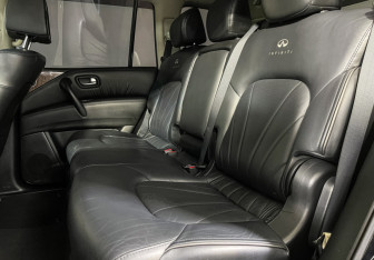 Подержанный автомобиль Infiniti QX80 2014 года (10 фото)