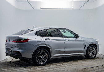 Подержанный автомобиль BMW X4 2021 года (5 фото)