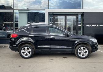 Подержанный автомобиль FAW Besturn X80 2017 года (4 фото)