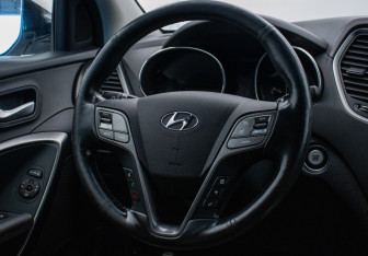 Подержанный автомобиль Hyundai Santa Fe 2017 года (15 фото)