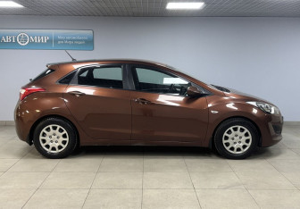 Подержанный автомобиль Hyundai i30 Hatchback 2012 года (4 фото)