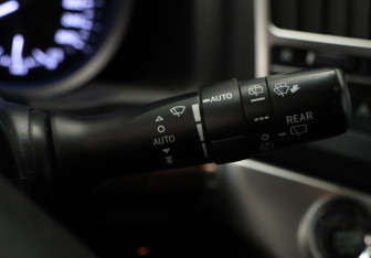 Подержанный автомобиль Toyota Land Cruiser Suv 2014 года (12 фото)