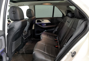 Подержанный автомобиль Mercedes-Benz GLE 2020 года (18 фото)