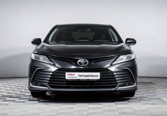 Подержанный автомобиль Toyota Camry Sedan 2021 года (2 фото)