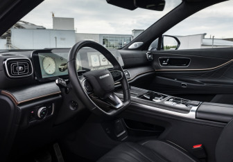 Подержанный автомобиль Jaecoo J8 2024 года (9 фото)