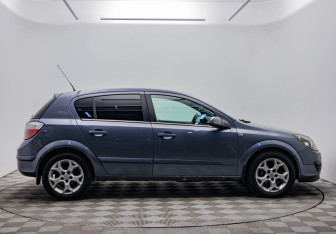 Подержанный автомобиль Opel Astra Hatchback 2006 года (4 фото)