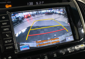 Подержанный автомобиль Toyota Land Cruiser Suv 2014 года (17 фото)