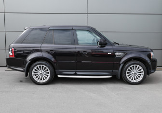 Подержанный автомобиль Land Rover Range Rover Sport 2011 года (3 фото)