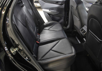 Подержанный автомобиль Changan UNI-V 2023 года (12 фото)