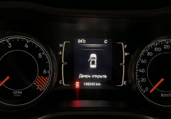 Подержанный автомобиль Jeep Cherokee 2014 года (22 фото)