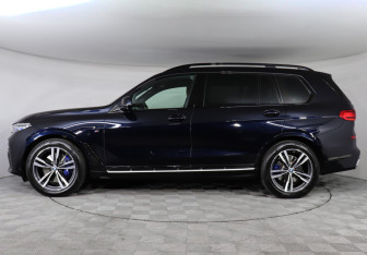 Подержанный автомобиль BMW X7 2019 года (5 фото)