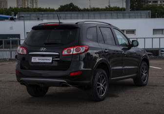 Подержанный автомобиль Hyundai Santa Fe 2011 года (5 фото)