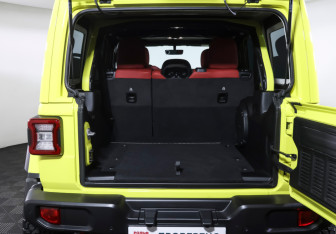 Подержанный автомобиль Jeep Wrangler 2023 года (9 фото)