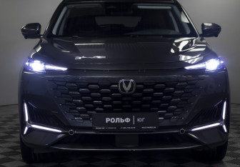 Подержанный автомобиль Changan UNI-K 2023 года (27 фото)