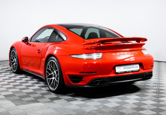 Подержанный автомобиль Porsche 911 Coupe 2014 года (7 фото)