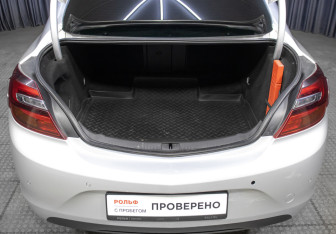 Подержанный автомобиль Opel Insignia Sedan 2013 года (10 фото)