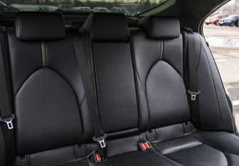 Подержанный автомобиль Toyota Camry Sedan 2023 года (16 фото)