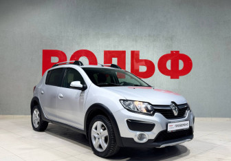 Подержанный автомобиль Renault Sandero 2018 года (2 фото)