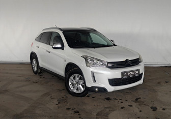 Подержанный автомобиль Citroen C4 Aircross 2012 года (3 фото)
