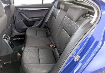 Подержанный автомобиль Skoda Octavia Liftback 2019 года (12 фото)