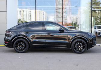 Подержанный автомобиль Porsche Cayenne 2025 года (4 фото)