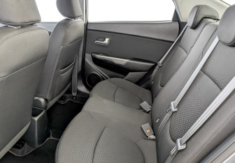 Подержанный автомобиль Kia Rio Sedan 2016 года (12 фото)