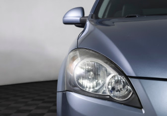 Подержанный автомобиль Kia Ceed Hatchback 2008 года (20 фото)