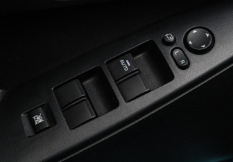 Подержанный автомобиль Mazda 3 Sedan 2011 года (13 фото)