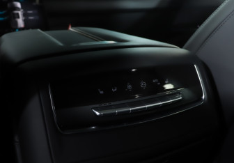 Подержанный автомобиль Cadillac Escalade Suv 2025 года (18 фото)