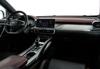 Подержанный автомобиль Geely Coolray 2021 года (5 фото)