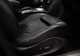 Подержанный автомобиль Infiniti FX 2012 года (32 фото)