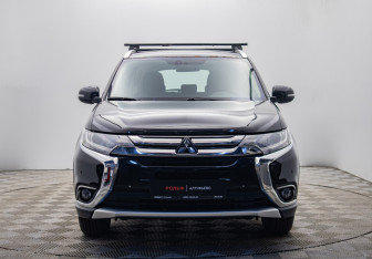 Подержанный автомобиль Mitsubishi Outlander 2016 года (8 фото)
