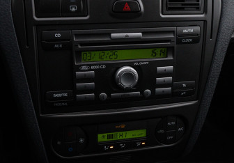 Подержанный автомобиль Ford Fusion 2008 года (13 фото)