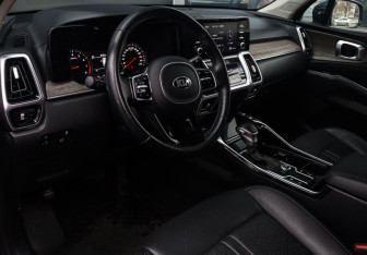 Подержанный автомобиль Kia Sorento 2021 года (11 фото)