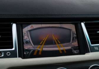 Подержанный автомобиль Land Rover Range Rover Sport 2011 года (15 фото)