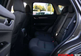 Подержанный автомобиль Mazda CX-5 2017 года (8 фото)