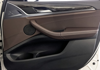 Подержанный автомобиль BMW X3 2020 года (25 фото)