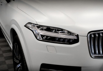 Подержанный автомобиль Volvo XC90 2021 года (17 фото)