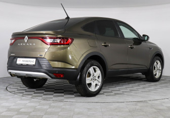 Подержанный автомобиль Renault Arkana 2019 года (5 фото)
