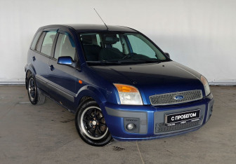 Подержанный автомобиль Ford Fusion 2007 года (3 фото)