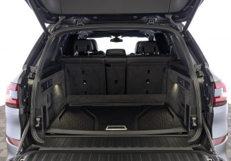 Подержанный автомобиль BMW X5 2020 года (10 фото)