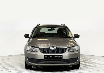 Подержанный автомобиль Skoda Octavia Wagon 2015 года (2 фото)