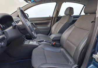 Подержанный автомобиль Opel Vectra Sedan 2006 года (10 фото)