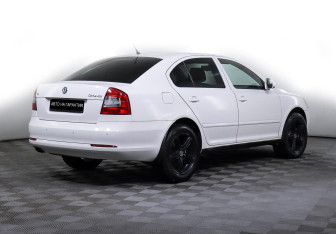 Подержанный автомобиль Skoda Octavia Liftback 2012 года (5 фото)