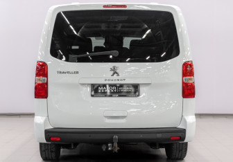 Подержанный автомобиль Peugeot Traveller 2022 года (6 фото)