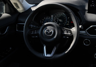 Подержанный автомобиль Mazda CX-5 2024 года (11 фото)