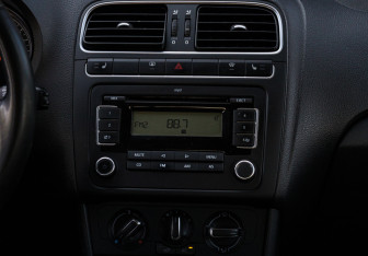 Подержанный автомобиль Volkswagen Polo Sedan 2012 года (10 фото)